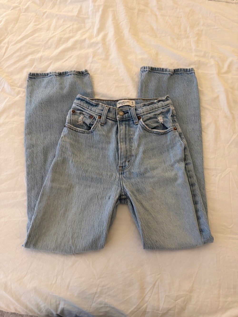 Abercrombie & Fitch 90’s Relaxed Jean High Rise 0/25s